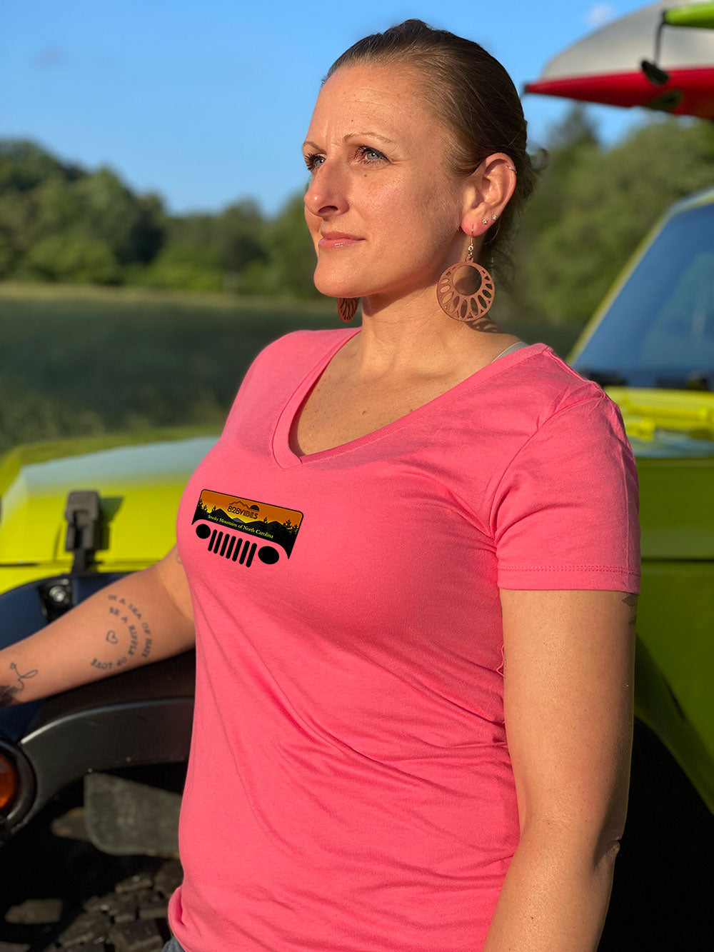 Jeep In The Smokies V-neck T-shirt